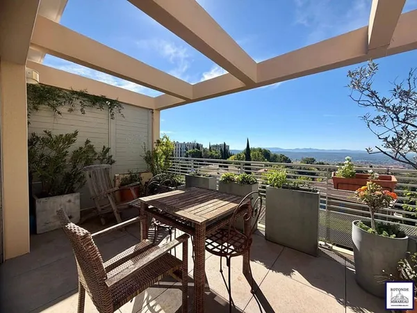 Appartement 3 pièces 93 m²