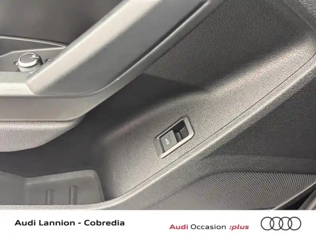 Audi Q3 sportback 35 tfsi 150ch s line s tronic 7 — photo 45