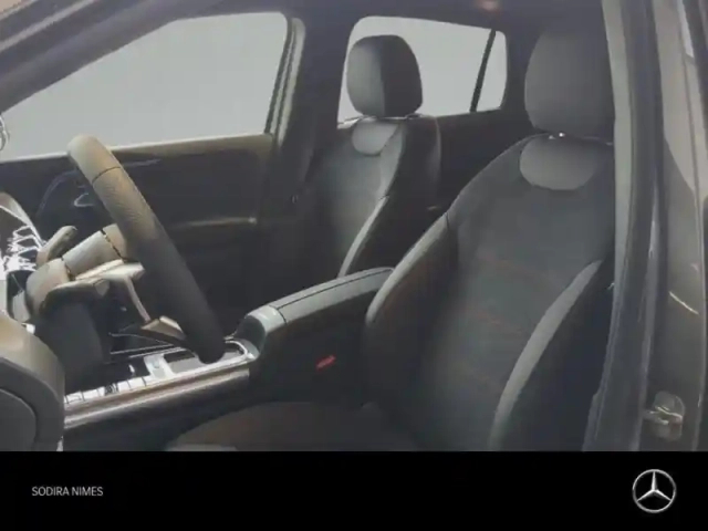 Mercedes Gla 180 d 116ch amg line 8g-dct — photo 8
