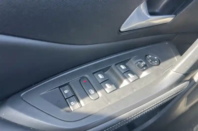 Peugeot 308 puretech 130ch s&amp;s bvm6 — photo 14
