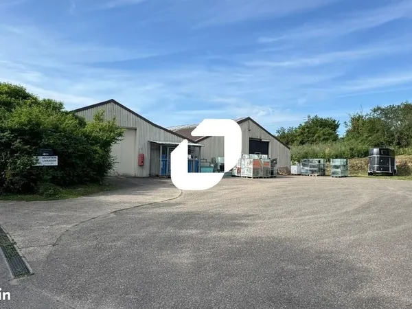 Local d'activité 1 065 m²