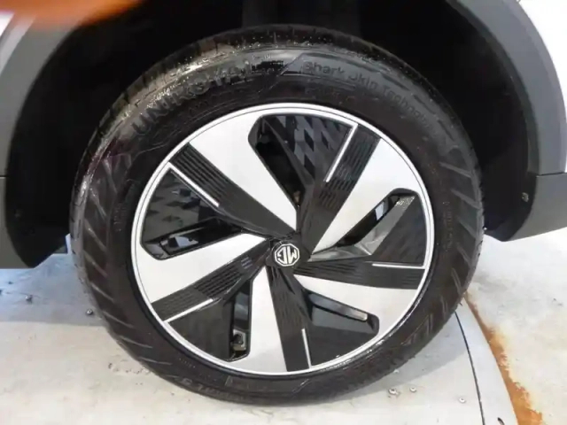Mg Zs ev 156ch - 70kwh luxury — photo 13