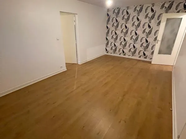 Appartement Grand T2 AVEC GARAGE FERMÉ