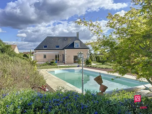 Maison 7 pièces 230 m²