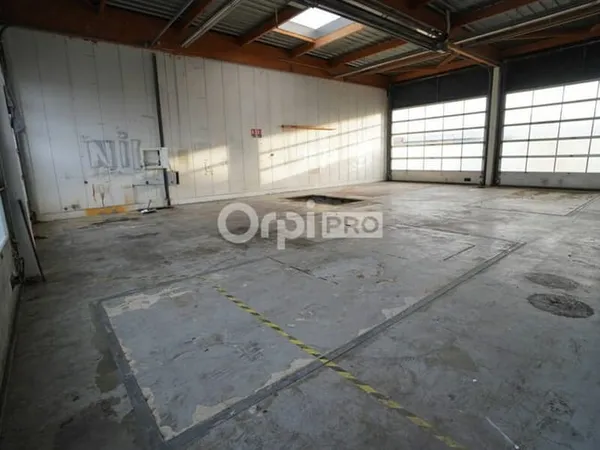 Local d'activité 422 m²