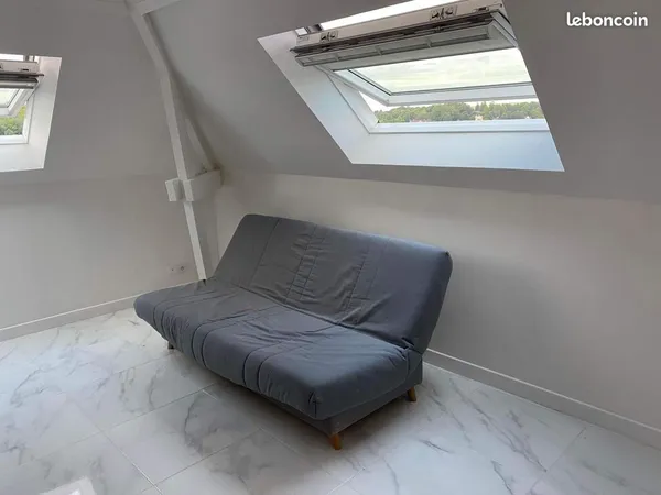 Location Studio dans une charmante résidence arborée à Maule