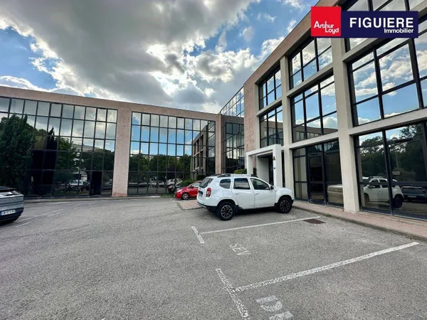 Bureaux 77 m²