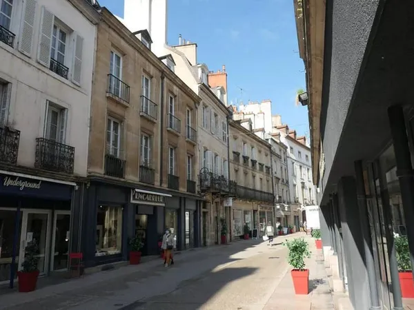 Studio 1 pièce 13 m²