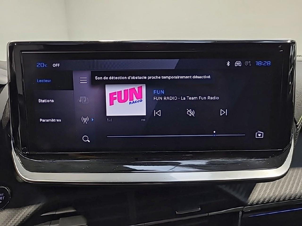 Peugeot 2008 hybrid 145 ch e-dcs6 gt — photo 18