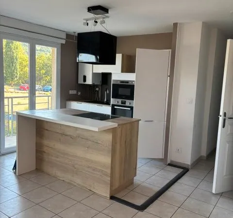 A vendre appartement t2 lumineux à roche la moliere
