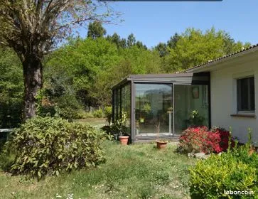 Biganos - Maison de plain-pied, 3 chambres, grand jardin, véranda et garage