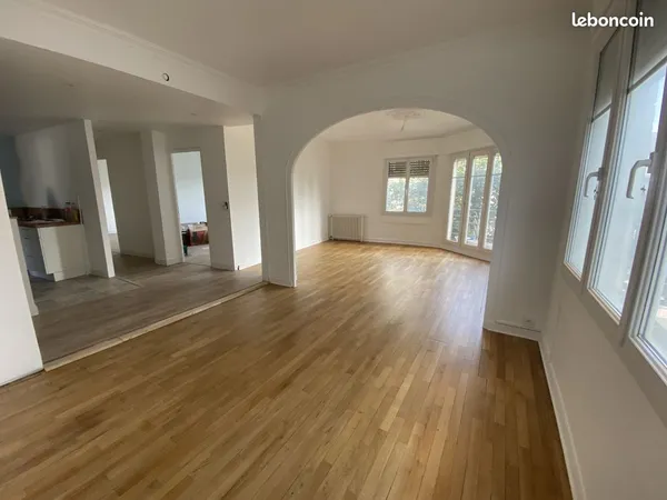 A LOUER - Appartement T4 refait à neuf - RENNES - Quartier CENTRE
