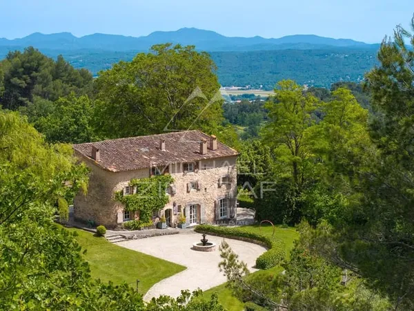 Propriété d'exception - Vue panoramique & âme authentique en pleine nature