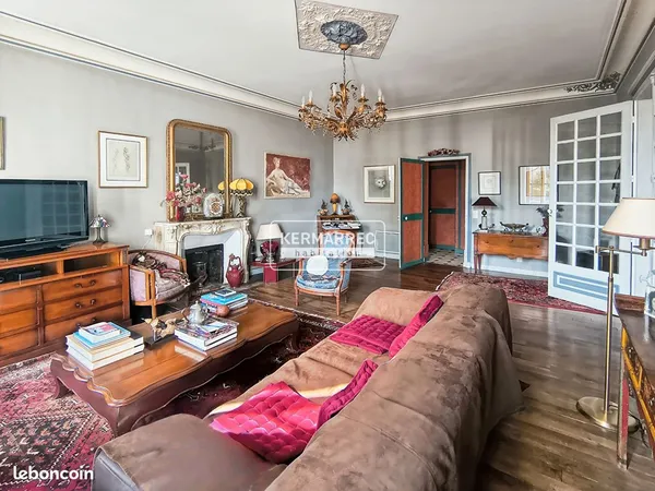 Maison 9 pièces 242 m²