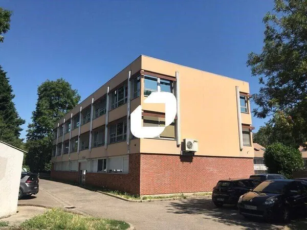 Local d'activité 648 m²