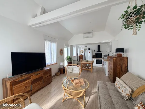 Maison Rénovée à Louer