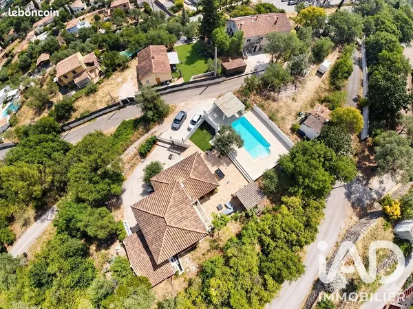 Villa 5 pièces 147 m²
