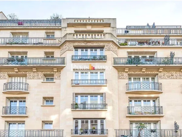 Paris 18e - Rue Lamarck - Elégance - Art déco - Beaux volumes