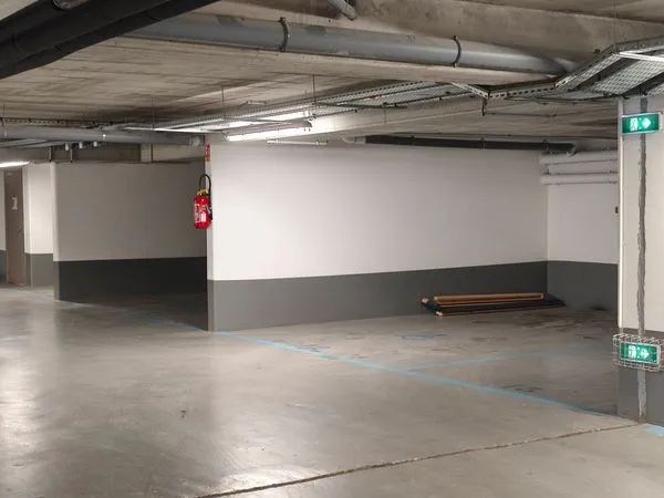 Location parking proche mairie de Montreuil