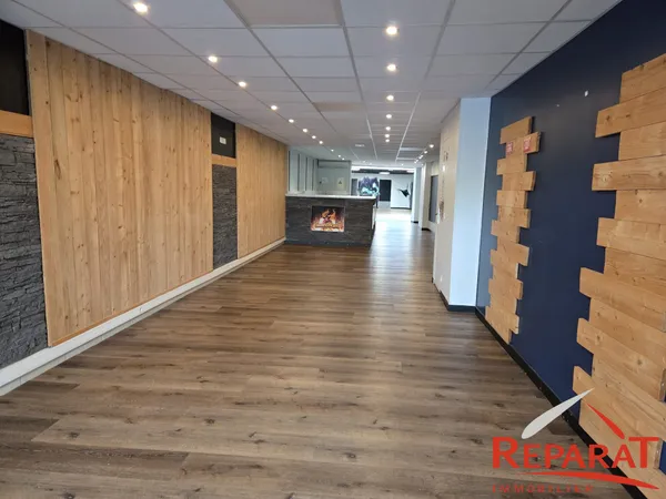 Local commercial 185 m²