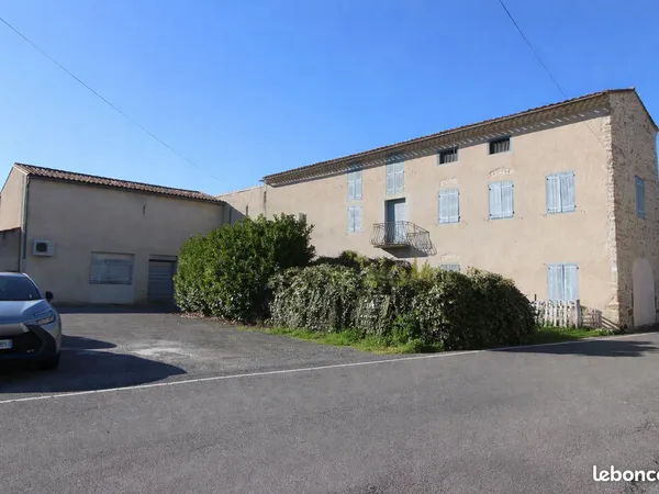 Appartement 9 pièces 180 m²