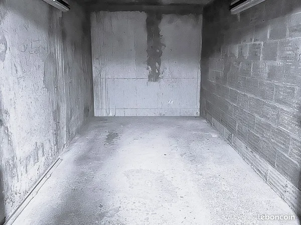 Garage fermé 12 m2