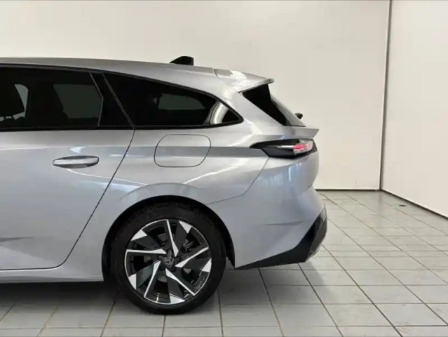 Peugeot 308 sw phev 180ch allure pack e-eat8 — photo 8