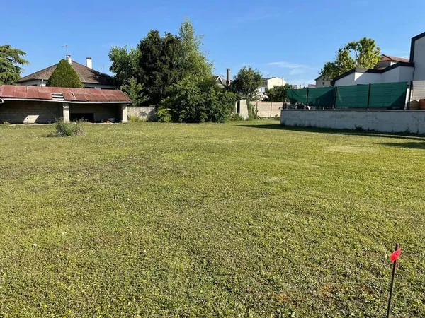 Terrain 1196 m²