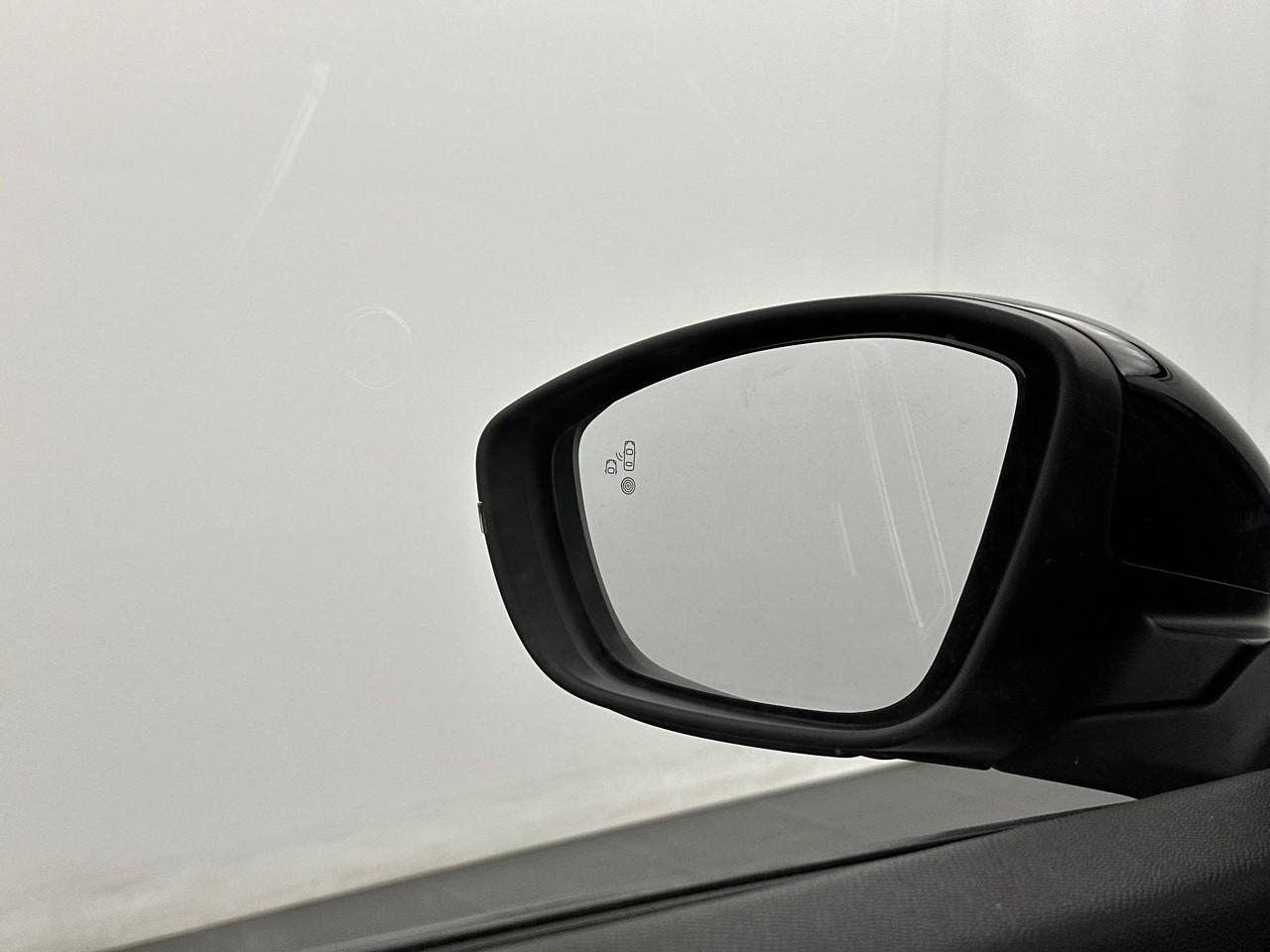 Peugeot 2008 puretech 130 s&s eat8 gt pack — photo 15