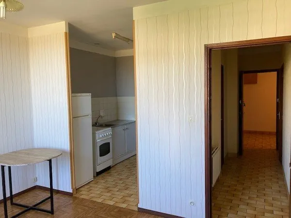 LOCATION STUDIO SEMI MEUBLE RODEZ SANS FRAIS D'AGENCE