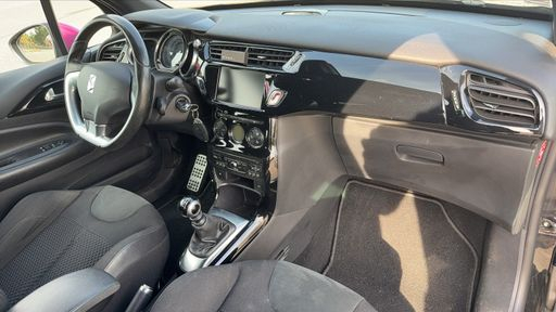 DS DS3 CABRIOLET THP 155 - Sport Chic – 2014 – 123785 km – Essence – Boîte Manuelle — photo 19