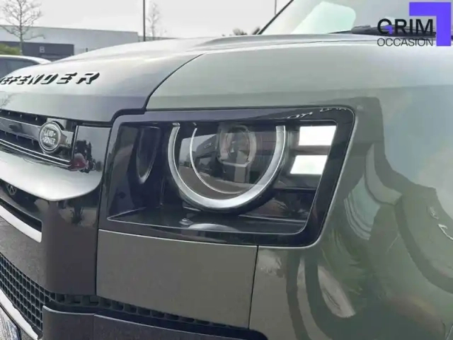 Land Rover Defender 110 phev — photo 12