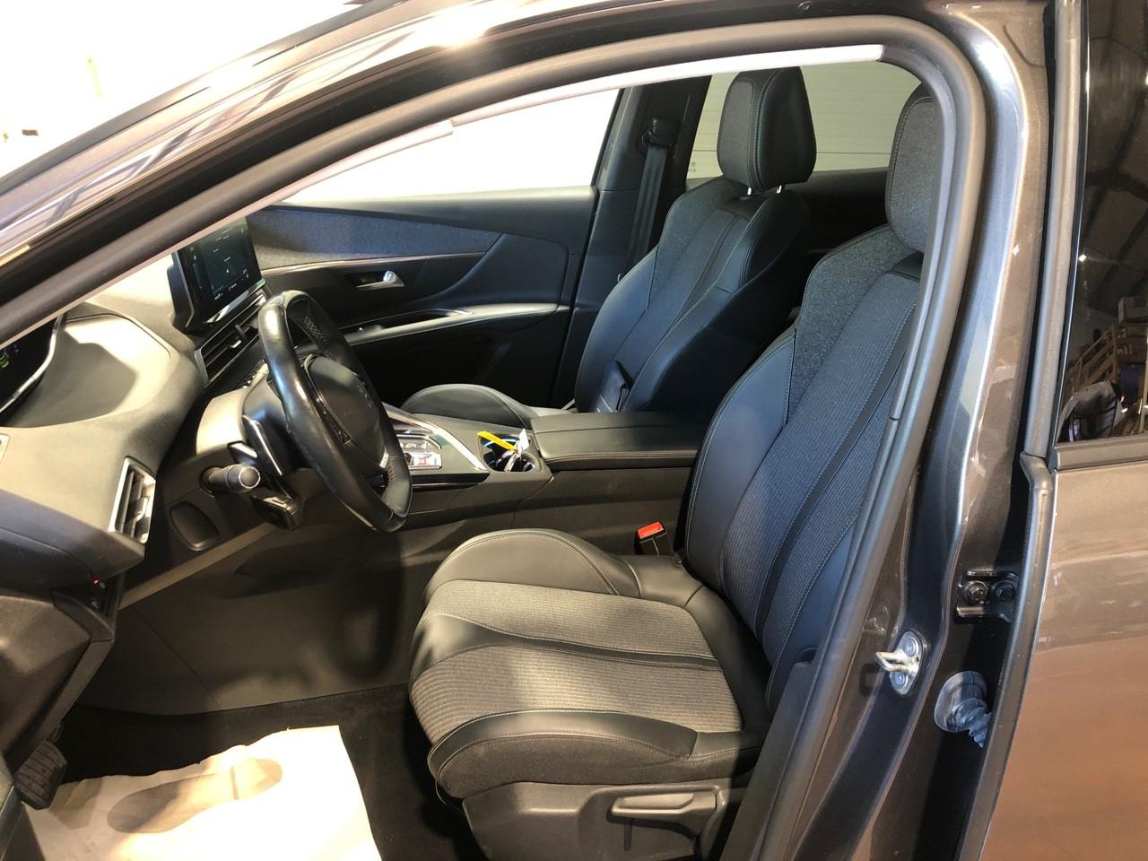 Peugeot 3008 hybrid 225 e-eat8 allure pack — photo 9
