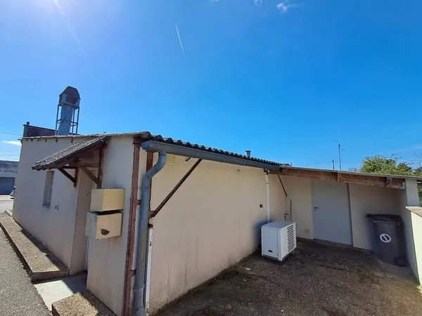 Local d'activité avec chambre froide BEAUMONT-SAINT CYR