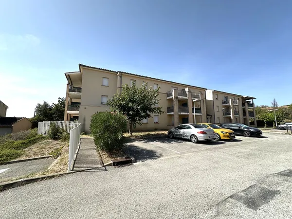 Location appartement T2 meublé de 37 m² avec terrasse couverte, piscine et parking au Hameau de Mont