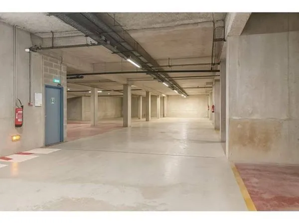 Entrepôt 250 m²