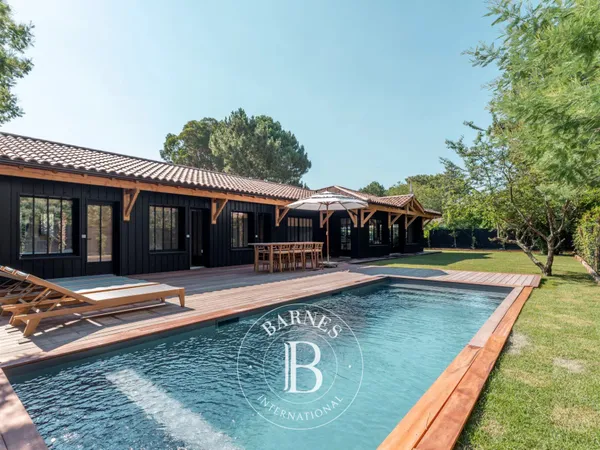 VILLA « COUSTUTS » AVEC PISCINE À PROXIMITÉ DE LA PLAGE DES AMÉRICAINS - CAPACITÉ 8 PERSONNES