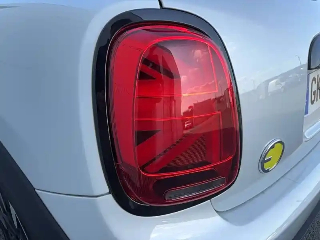 Mini Mini hatch 3 portes cooper se 184 ch — photo 47