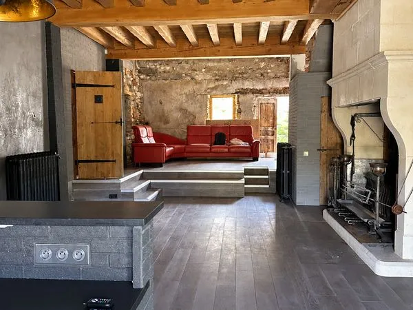 Maison en pierre à rénover - Toiture entièrement refaite - Beau potentiel