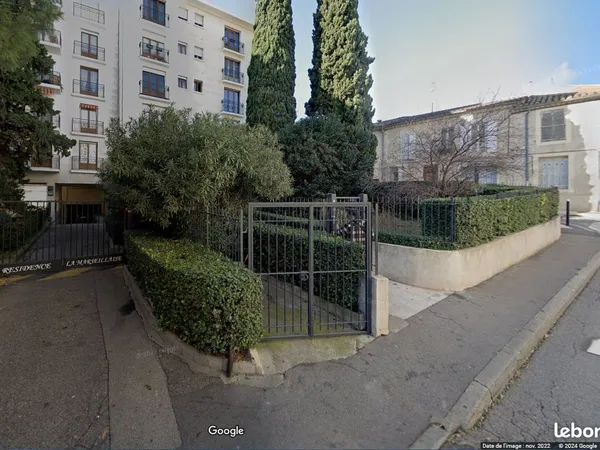 Parking/box NIMES