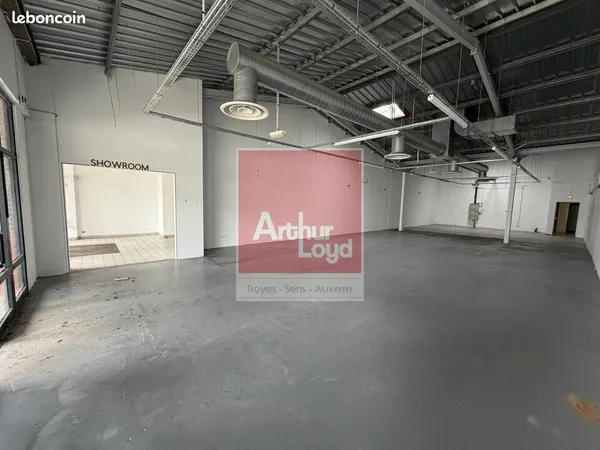 Local commercial 396 m² TROYES