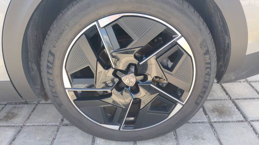 Peugeot 408 1.6 THP 225 Hybrid e-EAT8 - 408 – 2023 – 15164 km – Hybride rechargeable – Boîte Automatique — photo 4