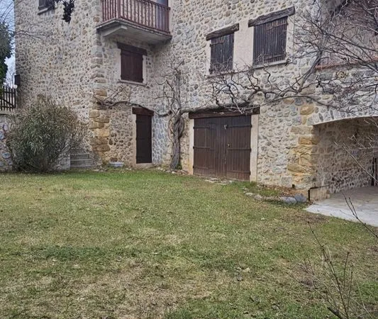 Maison en pierres 5 chambres 216m2
