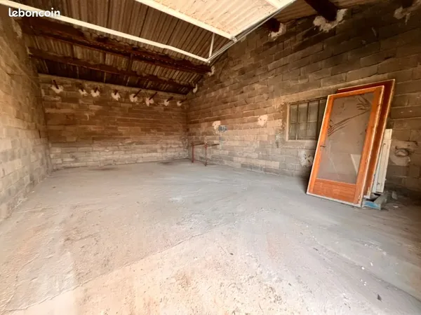 Hangar 65m2 Apt avec électricité