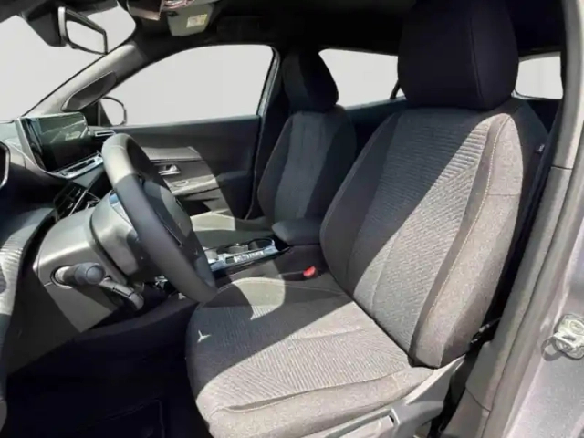 Peugeot 2008 e- 156ch 54 kwh style — photo 11
