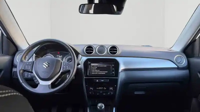 Suzuki Vitara 1.4 boosterjet hybrid — photo 13