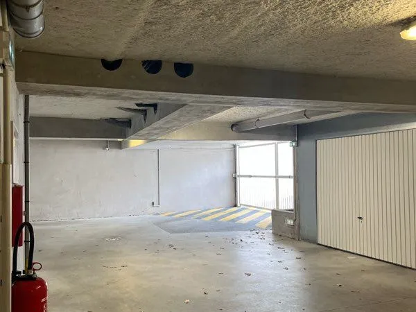 Garage neuf, fermé sécurisé