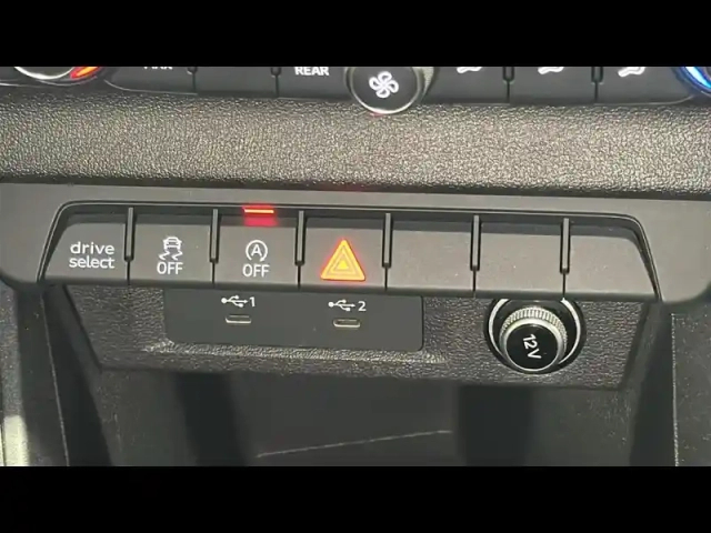 Audi A1 sportback 30 tfsi 110ch s line — photo 12