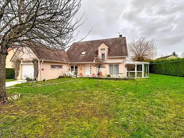Spacieuse maison 5 pièces, 164 m² à Maillot