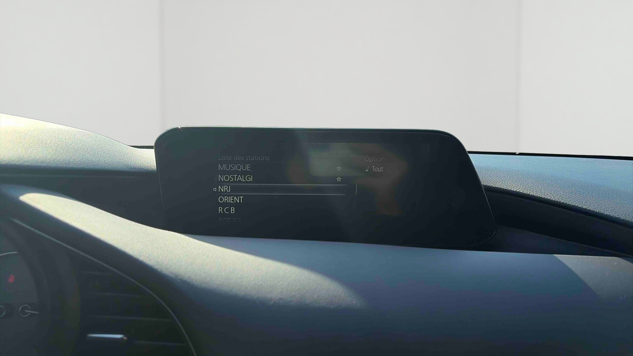 Mazda3 5 portes 2.0L SKYACTIV-G M Hybrid 122 ch BVA6 — photo 17